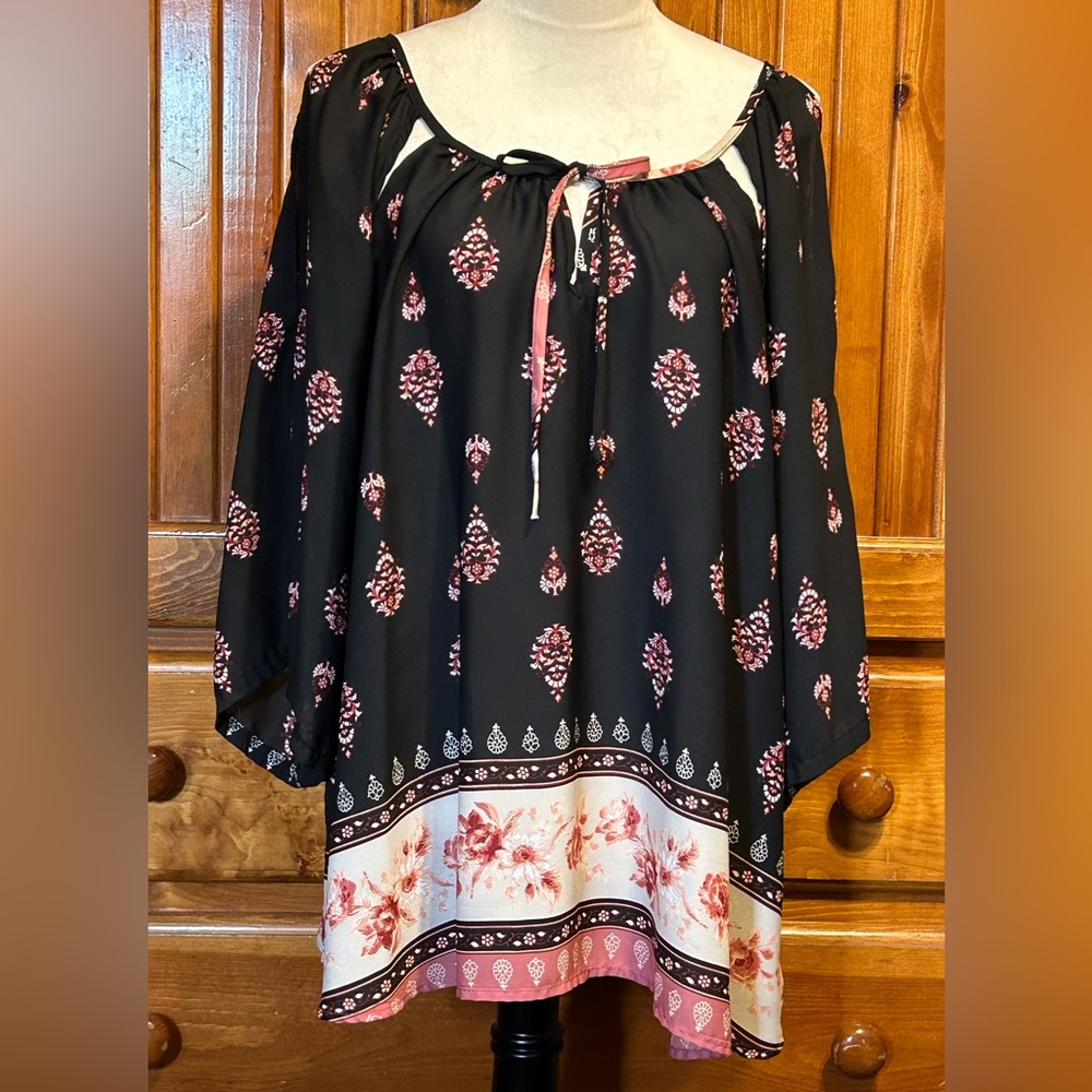 Liberty Love Cold Boho Shoulder Black Beige key hole front tie string. Size 3XL